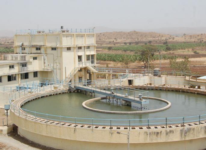 Artificial water shortage in the city by catching 'air' with water supply pipes | पाणीपुरवठय़ाच्या पाईपांनी ‘एअर’ पकडल्याने शहरात कृत्रिम पाणीटंचाई Artificial water shortage in the city by catching 'air' with water supply pipes | पाणीपुरवठय़ाच्या पाईपांनी ‘एअर’ पकडल्याने शहरात कृत्रिम पाणीटंचाई