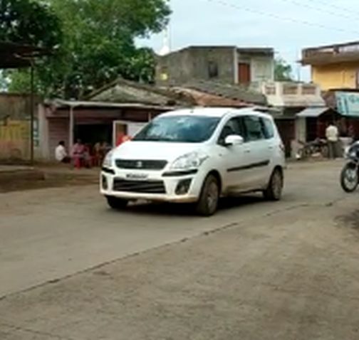 Unrestricted access of many to border areas | सीमावर्ती भागात अनेकांचा बिनधास्त प्रवेश Unrestricted access of many to border areas | सीमावर्ती भागात अनेकांचा बिनधास्त प्रवेश