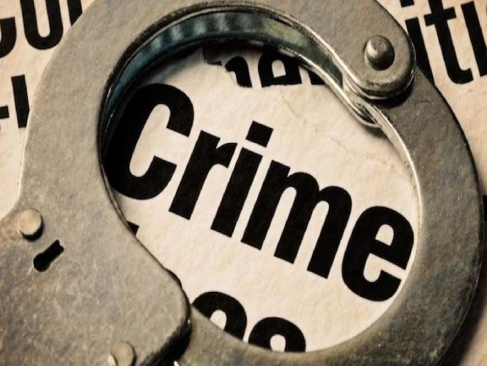 man stole Gold rings by saying he is police | पोलिस असल्याची बतावणी; सोन्याच्या अंगठ्या पळविल्या man stole Gold rings by saying he is police | पोलिस असल्याची बतावणी; सोन्याच्या अंगठ्या पळविल्या