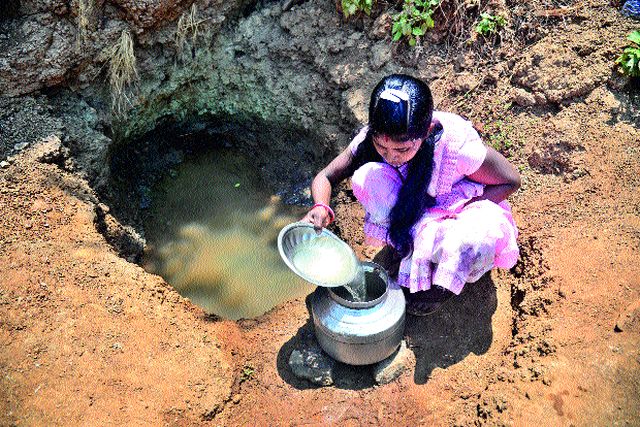 Water scarcity problem in 100 slums in Peth | पेठच्या १०० वाड्या-वस्त्यांमध्ये पाणीटंचाईची झळ