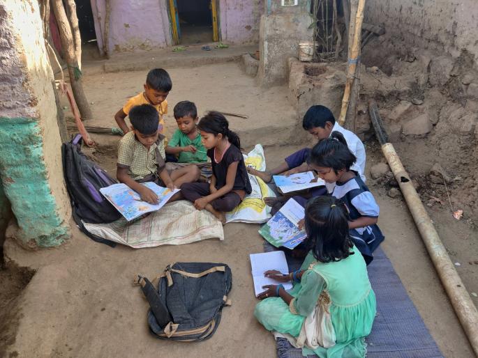 Teacher's school from today; Students online from home | आजपासून शिक्षकांची शाळा; विद्यार्थी घरूनच ऑनलाइन Teacher's school from today; Students online from home | आजपासून शिक्षकांची शाळा; विद्यार्थी घरूनच ऑनलाइन