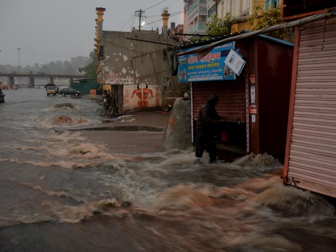 Washed the next day too! | दुसऱ्या दिवशीही धुव्वाधार ! Washed the next day too! | दुसऱ्या दिवशीही धुव्वाधार !