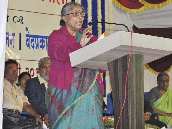 Panic of establishment on political and judicial system: Rekha Thakur | राजकीय आणि न्यायव्यवस्थेवर प्रस्थापितांची दहशत : रेखा ठाकूर Panic of establishment on political and judicial system: Rekha Thakur | राजकीय आणि न्यायव्यवस्थेवर प्रस्थापितांची दहशत : रेखा ठाकूर