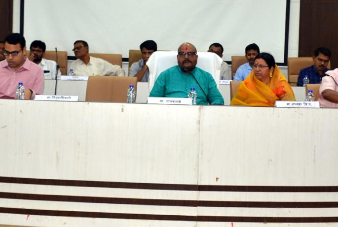 Parbhani: Gazoli meeting on the issue of sugarcane | परभणी : ऊसाच्या प्रश्नावरुन गाजली सभा