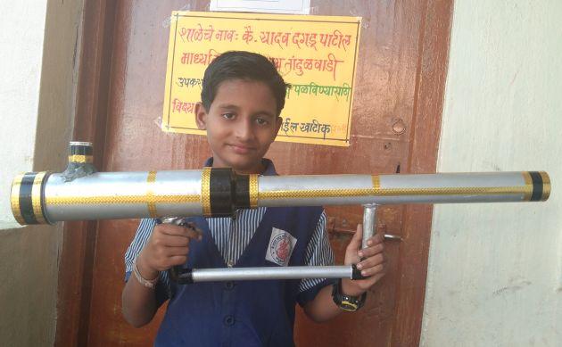 Student-made crop protection equipment | विद्यार्थ्याने बनविले पीक संरक्षणासाठी उपकरण Student-made crop protection equipment | विद्यार्थ्याने बनविले पीक संरक्षणासाठी उपकरण