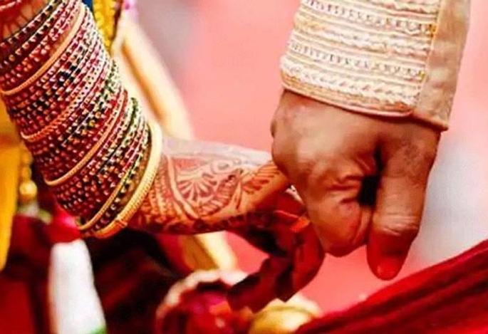 The bride rushes out of the cauldron the very next day | कढोलीतून नववधू दुसऱ्याच दिवशी रफुचक्कर