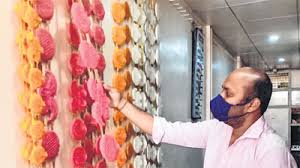 Inconvenience due to Niphad's defeat | निफाडला हार-कडे संपल्याने गैरसोय Inconvenience due to Niphad's defeat | निफाडला हार-कडे संपल्याने गैरसोय