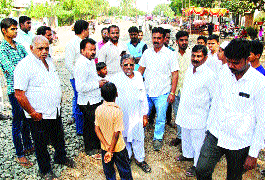 Reactionary from Sahyadrinagar road | सह्याद्रीनगर रस्त्यावरून पुन्हा वादावादी Reactionary from Sahyadrinagar road | सह्याद्रीनगर रस्त्यावरून पुन्हा वादावादी