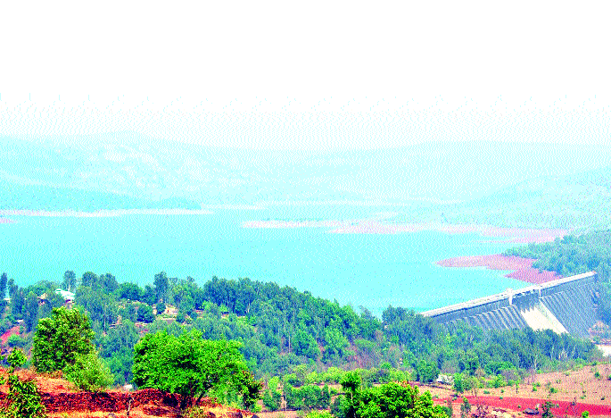 The water level of Koyna dam will end in May! | कोयना धरणातील पाणीसाठा मे अखेर संपणार! The water level of Koyna dam will end in May! | कोयना धरणातील पाणीसाठा मे अखेर संपणार!