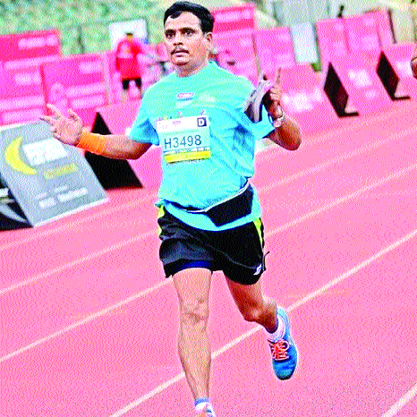 Life remains half-hearted; Pandurang Pawar, a journalist of Satara, died due to accident | आयुष्यातील महामॅरेथॉन अर्धवटच राहिली; साताऱ्यातील पत्रकार पांडुरंग पवार यांचे अपघाती निधन Life remains half-hearted; Pandurang Pawar, a journalist of Satara, died due to accident | आयुष्यातील महामॅरेथॉन अर्धवटच राहिली; साताऱ्यातील पत्रकार पांडुरंग पवार यांचे अपघाती निधन