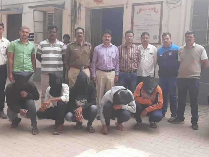 Seven youths arrested for life-threatening attack on hotel manager | हॉटेलच्या मॅनेजरवर जीवघेणा हल्ला करणाऱ्या सात युवकांना अटक Seven youths arrested for life-threatening attack on hotel manager | हॉटेलच्या मॅनेजरवर जीवघेणा हल्ला करणाऱ्या सात युवकांना अटक