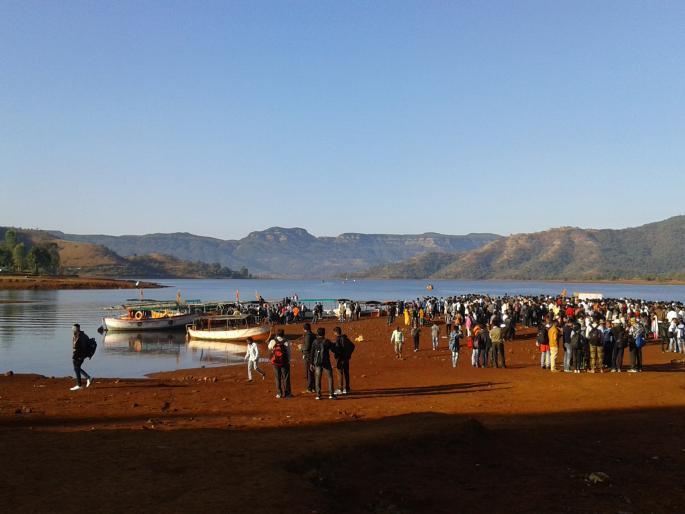 Satara: Several steps for turning Maha Shivaratri's visit to Wagheshwar on Fort Vaasota | सातारा : महाशिवरात्रीनिमित्त किल्ले वासोटावरील वाघेश्वरच्या दर्शनासाठी वळली अनेकांची पावले