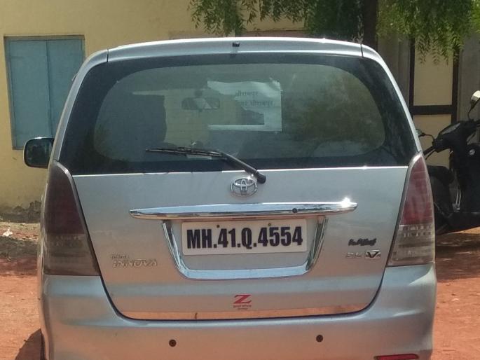 Councilor forced to turn around in communications, police action in Shrirampur 7 of them laughed | संचारबंदीत फिरणे नगरसेवकाला पडले महागात, श्रीरामपुरात पोलिसांची कारवाई : राजेंद्र पवारांवर गुन्हा दाखल; २५ जणांना हिसका Councilor forced to turn around in communications, police action in Shrirampur 7 of them laughed | संचारबंदीत फिरणे नगरसेवकाला पडले महागात, श्रीरामपुरात पोलिसांची कारवाई : राजेंद्र पवारांवर गुन्हा दाखल; २५ जणांना हिसका