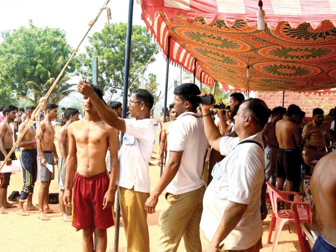 Sindhudurg: 30 candidates ineligible on the first day, recruitment process begins | सिंधुदुर्ग : पहिल्या दिवशी ३0 उमेदवार अपात्र, पोलीस भरती प्रक्रियेला प्रारंभ Sindhudurg: 30 candidates ineligible on the first day, recruitment process begins | सिंधुदुर्ग : पहिल्या दिवशी ३0 उमेदवार अपात्र, पोलीस भरती प्रक्रियेला प्रारंभ