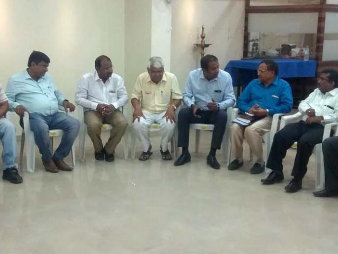  Entrepreneurs meeting on the backdrop of the scarcity of water | पाणीटंचाईच्या पार्श्वभूमीवर उद्योजकांची बैठक