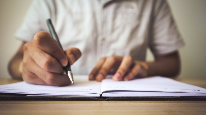 Wrong questions in the engineering test paper | अभियांत्रिकी परीक्षेच्या पेपरमधील प्रश्न चुकले Wrong questions in the engineering test paper | अभियांत्रिकी परीक्षेच्या पेपरमधील प्रश्न चुकले