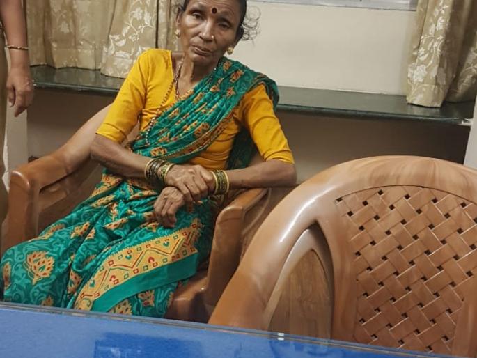 Thane police searched through social media, relatives of elderly: mother resumes to mother | सोशल मिडियाच्या माध्यमातून ठाणे पोलिसांनी शोधले वृद्धेचे नातेवाईक: आई मुलाची झाली पुनर्भेट
