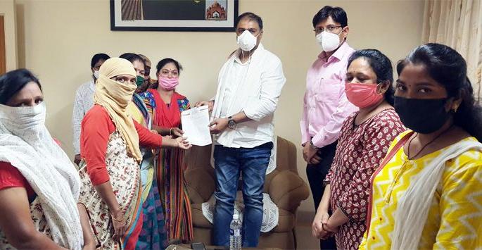 Wardha district's honorarium pending of Rs 4.25 crore | वर्धा जिल्ह्यातील वर्धिनींचे सव्वाचार कोटींचे मानधन थकले Wardha district's honorarium pending of Rs 4.25 crore | वर्धा जिल्ह्यातील वर्धिनींचे सव्वाचार कोटींचे मानधन थकले