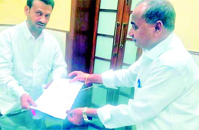 Voluntary voluntary retirement for workers | कामगारांना ऐच्छिक स्वेच्छानिवृत्ती द्या Voluntary voluntary retirement for workers | कामगारांना ऐच्छिक स्वेच्छानिवृत्ती द्या