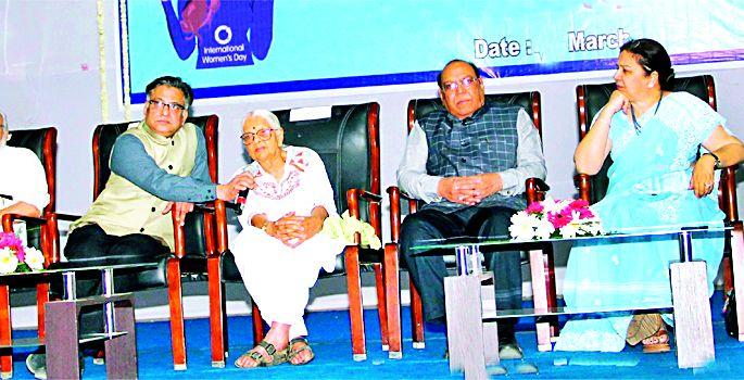 Get ready for the upliftment of rural women | ग्रामीण स्त्रियांच्या उत्थानासाठी कार्यरत व्हा