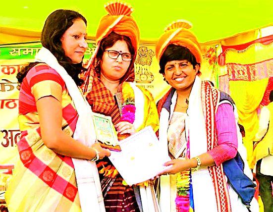 Archana recruited Nepal-Bharat Maitri Award | अर्चना पाठ्या नेपाळ- भारत मैत्री पुरस्काराने सन्मानित