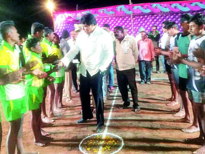 The youth need to unite for the development of the village | गावाच्या विकासाकरिता युवकांची एकजुट आवश्यक The youth need to unite for the development of the village | गावाच्या विकासाकरिता युवकांची एकजुट आवश्यक