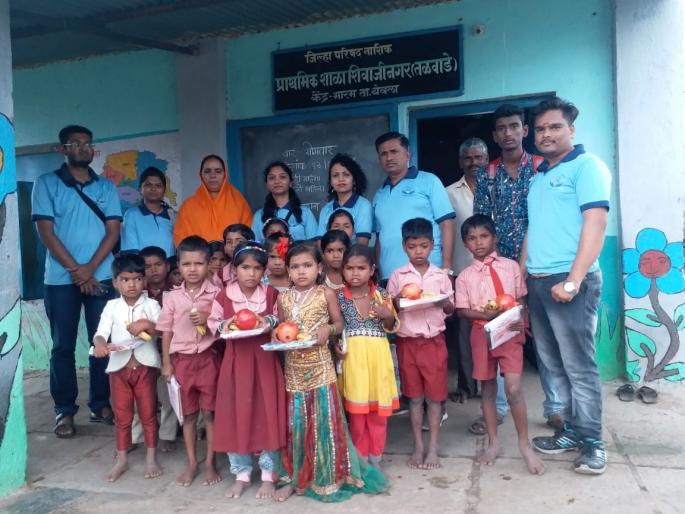 Helping tribal students | आदिवासी विद्यार्थ्यांना मदतीचा हात Helping tribal students | आदिवासी विद्यार्थ्यांना मदतीचा हात