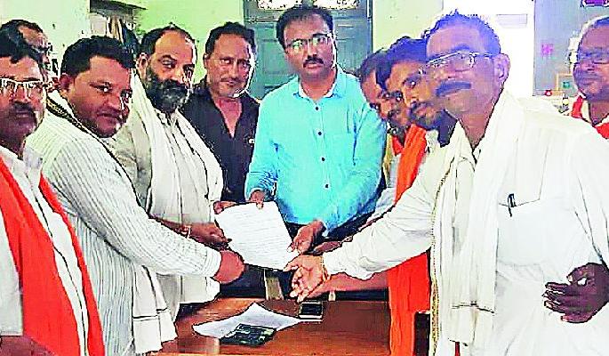 In many villages of Darwa taluka, darkness | दारव्हा तालुक्यातील अनेक गावांमध्ये अंधार