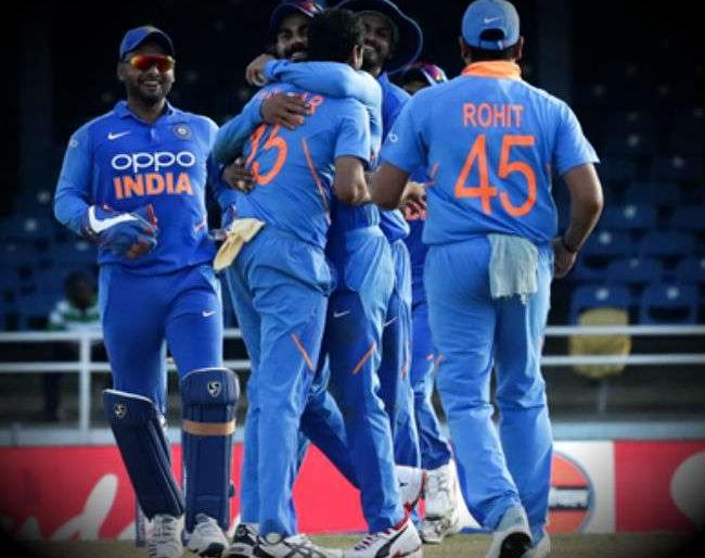 India vs West Indies: A member of the Indian team leaves the tour due to misconduct | India vs West Indies : गैरवर्तन केल्यामुळे भारतीय संघातील सदस्याला दौरा अर्धवट सोडत भारतात धाडले