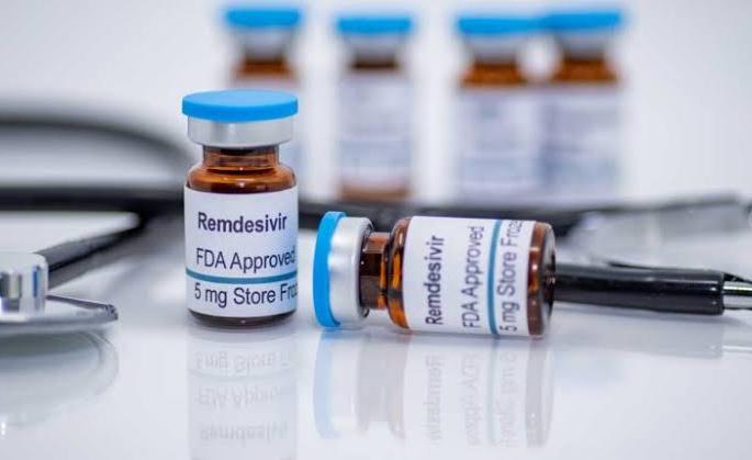 The blackmailers of Remedesivir vaccine were arrested | Corona virus : रेमडेसिव्हिर लसीचा काळाबाजार करणाऱ्यांना ठोकल्या बेड्या The blackmailers of Remedesivir vaccine were arrested | Corona virus : रेमडेसिव्हिर लसीचा काळाबाजार करणाऱ्यांना ठोकल्या बेड्या