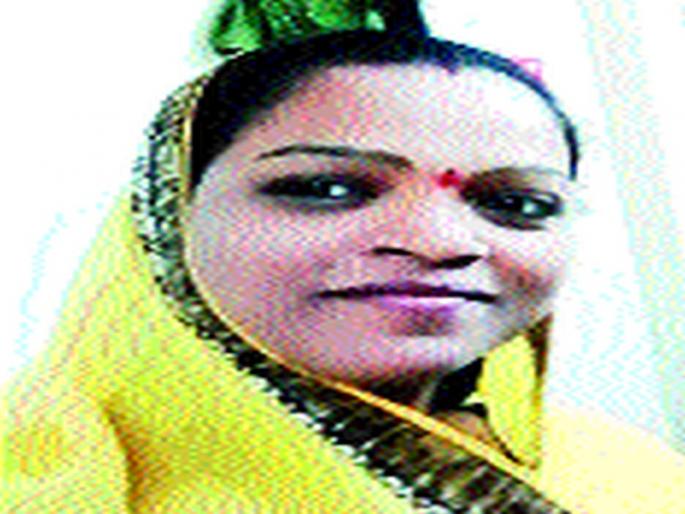 Married brutal death in a fire in a house | घराला लागलेल्या आगीत विवाहितेचा भाजून मृत्यू Married brutal death in a fire in a house | घराला लागलेल्या आगीत विवाहितेचा भाजून मृत्यू