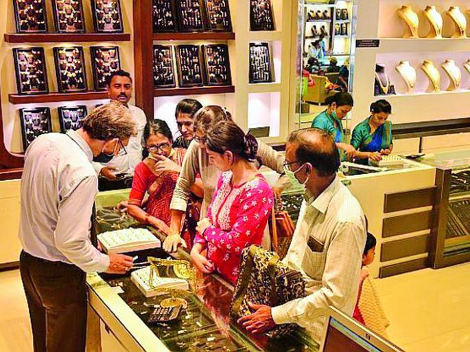 Jawaibapu's first Dussehra at five thousand, gold reached 49 thousand | जावईबापूंचा पहिला दसरा पाच हजारांत, सोने पोहोचले 49 हजारांवर Jawaibapu's first Dussehra at five thousand, gold reached 49 thousand | जावईबापूंचा पहिला दसरा पाच हजारांत, सोने पोहोचले 49 हजारांवर