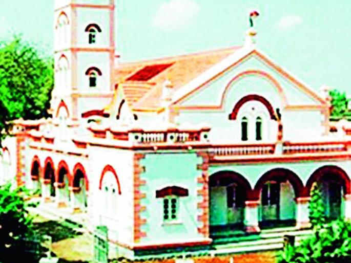 In the early morning round of the corporation chief, as many as a hundred employees were found absent | पालिका मुख्याधिकाऱ्यांचा पहाटेच राऊंड, तब्बल शंभर कर्मचारी आढळले गैरहजर