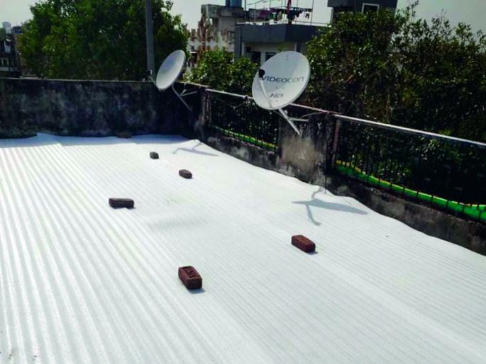 Even at a temperature of 45 degrees, 'their' house was cool with only one fan | तब्बल ४५ डिग्री तापमानातही 'त्यांचे' घर होते केवळ एका पंख्याने ठंडा ठंडा कूल कूल