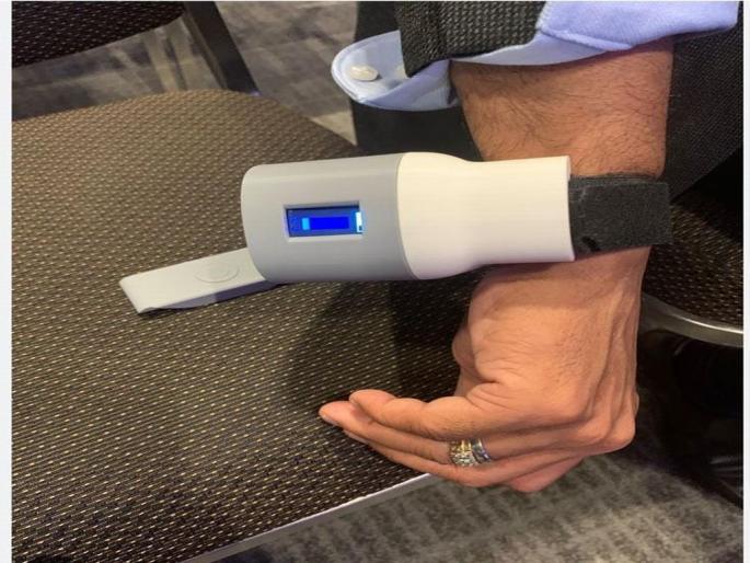 A wrist watch will now diagnose heart attacks | आता हार्ट अटॅकचे निदान करणार मनगटावरील घड्याळ A wrist watch will now diagnose heart attacks | आता हार्ट अटॅकचे निदान करणार मनगटावरील घड्याळ