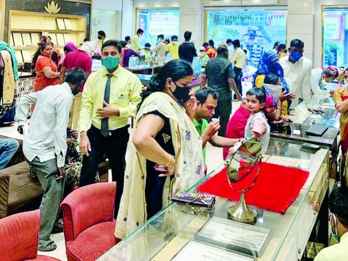 Jawaibapu's first Dussehra in five thousand; Gold over 48,000! | जावईबापूंचा पहिला दसरा पाच हजारांत; सोने 48 हजारांवर! Jawaibapu's first Dussehra in five thousand; Gold over 48,000! | जावईबापूंचा पहिला दसरा पाच हजारांत; सोने 48 हजारांवर!