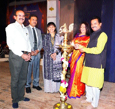 Challenge of daily examination of artist - Vandana Gupte | कलाकाराला दररोज परीक्षेचे आव्हान - वंदना गुप्ते Challenge of daily examination of artist - Vandana Gupte | कलाकाराला दररोज परीक्षेचे आव्हान - वंदना गुप्ते