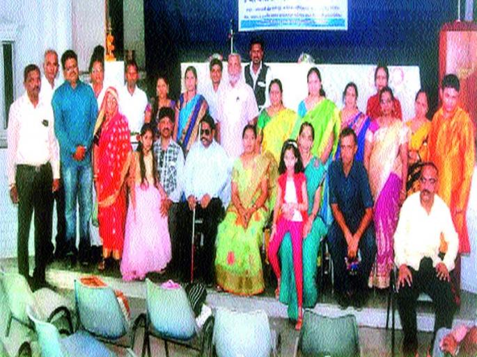  Life's way of happiness in compromise | तडजोडीतच जीवनाच्या सुखाचा मार्ग