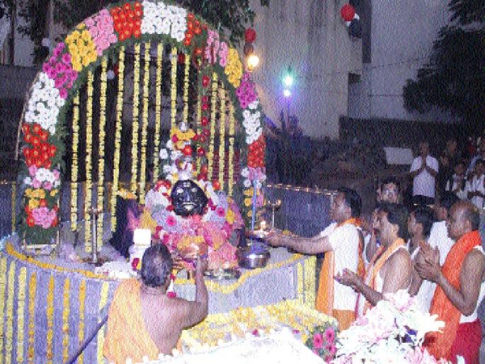 Saturn Maharaj's jubilee enthusiasm | शनि महाराज जयंती उत्साहात