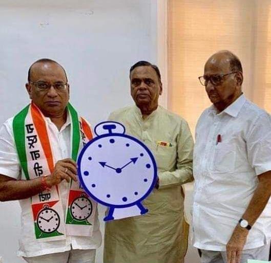 Vijay Ghodmare, a former MLA from Hingana in Nagpur district, now in NCP | नागपूर जिल्ह्यात हिंगणा येथील माजी आमदार विजय घोडमारे राष्ट्रवादीत Vijay Ghodmare, a former MLA from Hingana in Nagpur district, now in NCP | नागपूर जिल्ह्यात हिंगणा येथील माजी आमदार विजय घोडमारे राष्ट्रवादीत