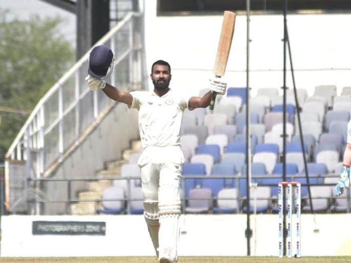 Z R. Iranian Cup; Vidarbha's 47-run lead | झेड. आर.इराणी चषक; अक्षय कर्णेवारचे शतक Z R. Iranian Cup; Vidarbha's 47-run lead | झेड. आर.इराणी चषक; अक्षय कर्णेवारचे शतक