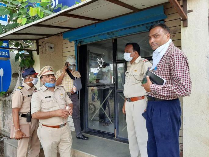 14 lakh lamps, seven lakh safe | १४ लाख लंपास, सात लाख सुरक्षित; कोठे मारला चोरट्यांनी डल्ला 14 lakh lamps, seven lakh safe | १४ लाख लंपास, सात लाख सुरक्षित; कोठे मारला चोरट्यांनी डल्ला