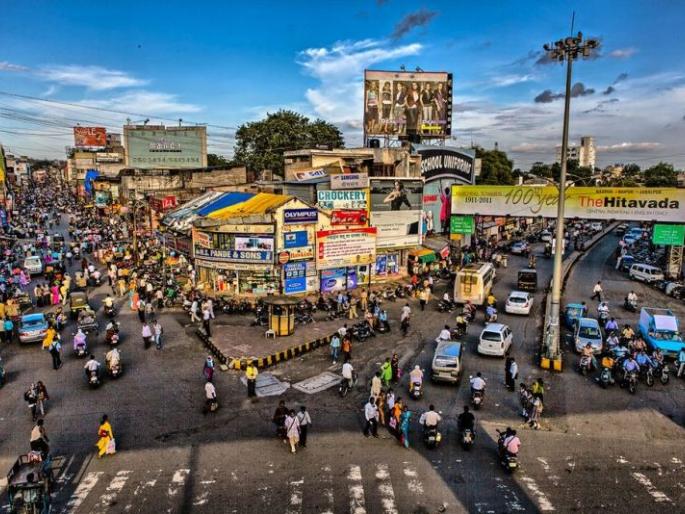 Central Sitabuldi section of Nagpur is dangerous for young children | नागपुरातील मध्यवर्ती सीताबर्डी भाग लहान मुलांसाठी धोकादायक