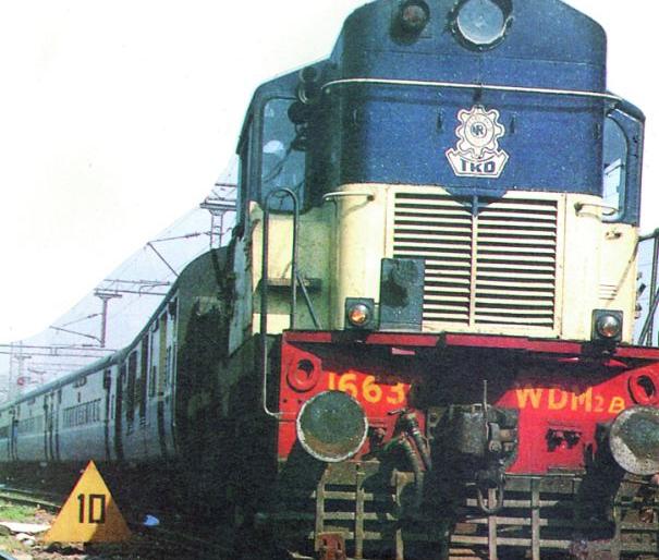 Samanta Express, which exhibits Buddhist sites | बौद्ध धर्माच्या स्थळांचे दर्शन घडवणारी समानता एक्स्प्रेस Samanta Express, which exhibits Buddhist sites | बौद्ध धर्माच्या स्थळांचे दर्शन घडवणारी समानता एक्स्प्रेस