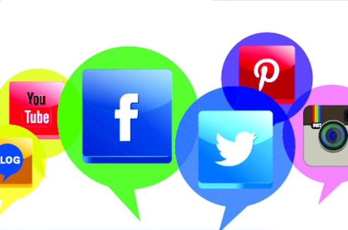 'Watch' of the system on social media | Maharashtra Election 2019; सोशल मीडियावर यंत्रणेचा ‘वॉच’ 'Watch' of the system on social media | Maharashtra Election 2019; सोशल मीडियावर यंत्रणेचा ‘वॉच’