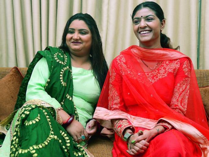 Sufi singing means 'worship of God'; Feelings of 'Noora Sisters' | सूफी गायन म्हणजे ‘खुदा’ची इबादत’; ‘नूरा सिस्टर्स’ची भावना Sufi singing means 'worship of God'; Feelings of 'Noora Sisters' | सूफी गायन म्हणजे ‘खुदा’ची इबादत’; ‘नूरा सिस्टर्स’ची भावना