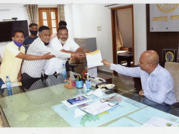 Demand for CT survey of Ambewadi village, statement to the Collector | आंबेवाडी गावचा सीटी सर्व्हे करण्याची मागणी, जिल्हाधिकाऱ्यांना निवेदन