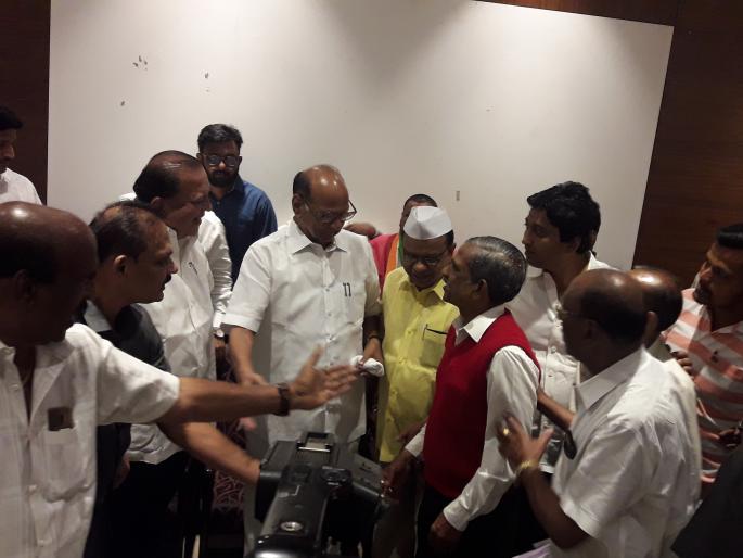 Seeks boundary question for Supreme Court date: Sharad Pawar | सीमाप्रश्नी सर्वोच्च न्यायालयातील तारखेसाठी प्रयत्नशील : शरद पवार Seeks boundary question for Supreme Court date: Sharad Pawar | सीमाप्रश्नी सर्वोच्च न्यायालयातील तारखेसाठी प्रयत्नशील : शरद पवार