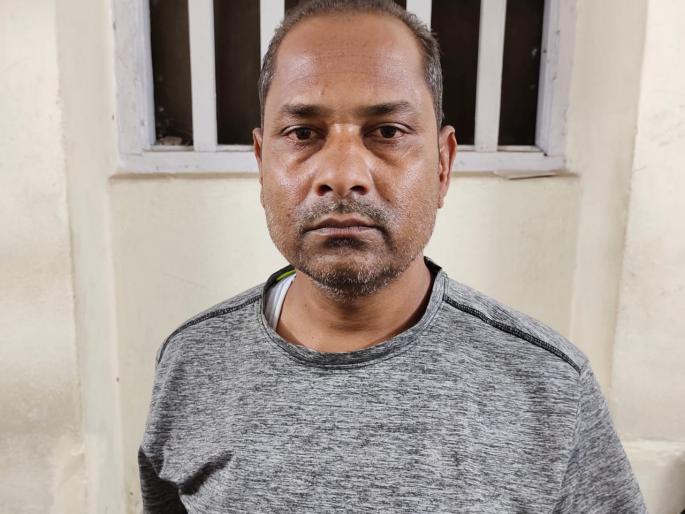 Shahupuri police seized four forts of cannabis | शाहूपुरी पोलिसांनी पकडला चार किलाे गांजा Shahupuri police seized four forts of cannabis | शाहूपुरी पोलिसांनी पकडला चार किलाे गांजा