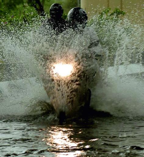 Monsoon's strong 'entry' in Nagpur | नागपुरात ‘मान्सून’ची दमदार ‘एन्ट्री’ Monsoon's strong 'entry' in Nagpur | नागपुरात ‘मान्सून’ची दमदार ‘एन्ट्री’